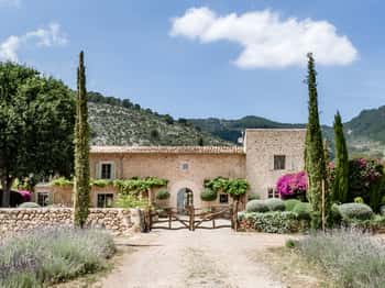 A curated selection of luxury villas in Mallorca