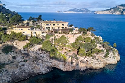 Villa Yellow Castle in Puerto Andratx
