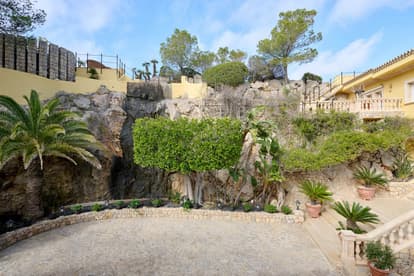 Villa Yellow Castle in Puerto Andratx