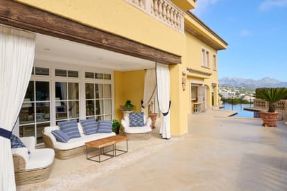 Villa Yellow Castle in Puerto Andratx