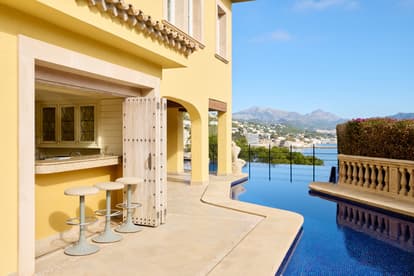 Villa Yellow Castle in Puerto Andratx
