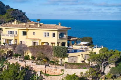 Villa Yellow Castle in Puerto Andratx
