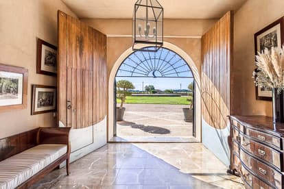 The Queen Bee Villa in Llucmajor