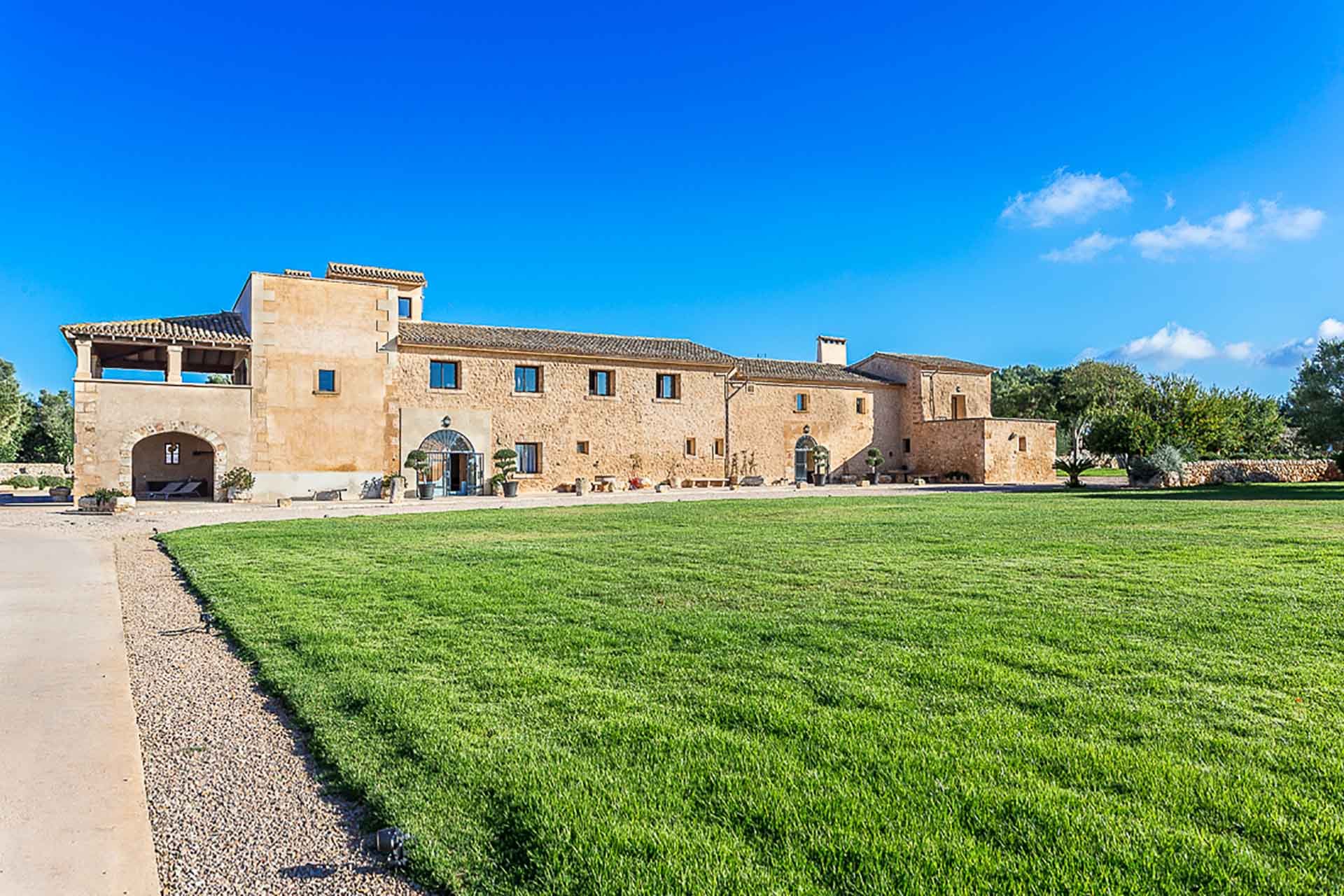 The Queen Bee Villa in Llucmajor, Holiday Villa by Mallorca Collection