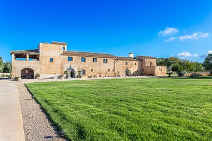 The Queen Bee Villa in Llucmajor