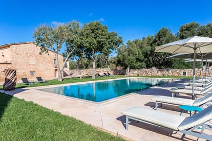 The Queen Bee Villa in Llucmajor