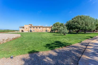 The Queen Bee Villa in Llucmajor