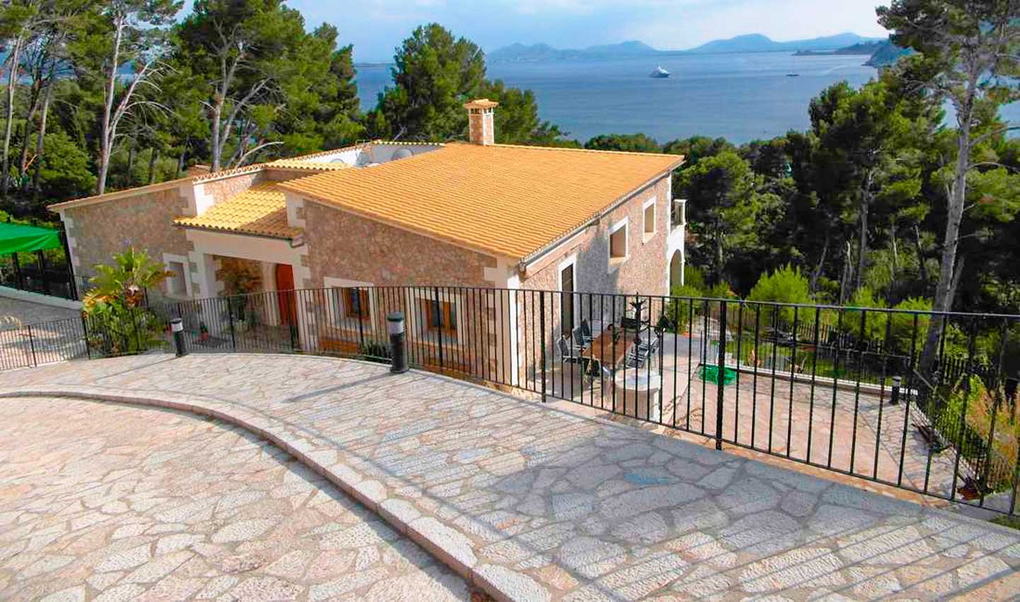 Serenity Villa in Formentor, Holiday Villa by Mallorca Collection