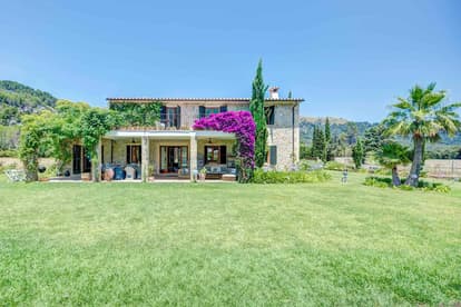 Villa Amidst the Mountains in Pollensa