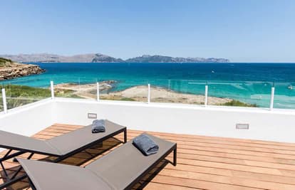 The Seafront Turquoise Villa en Alcudia