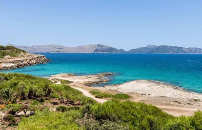 The Seafront Turquoise Villa en Alcudia